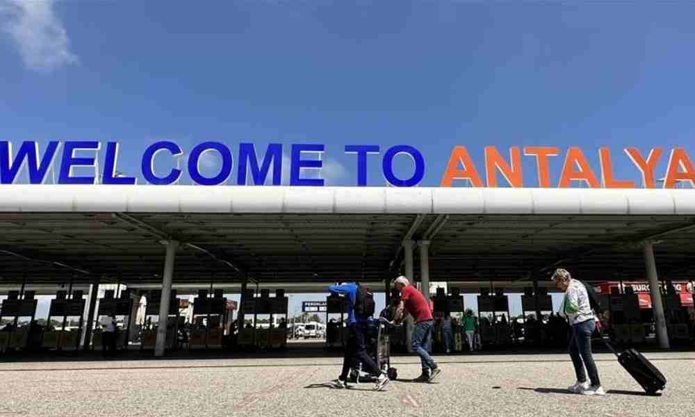 Antalya Havalimanı'nda Uçuş ve Yolcu Rekoru Kırıldı