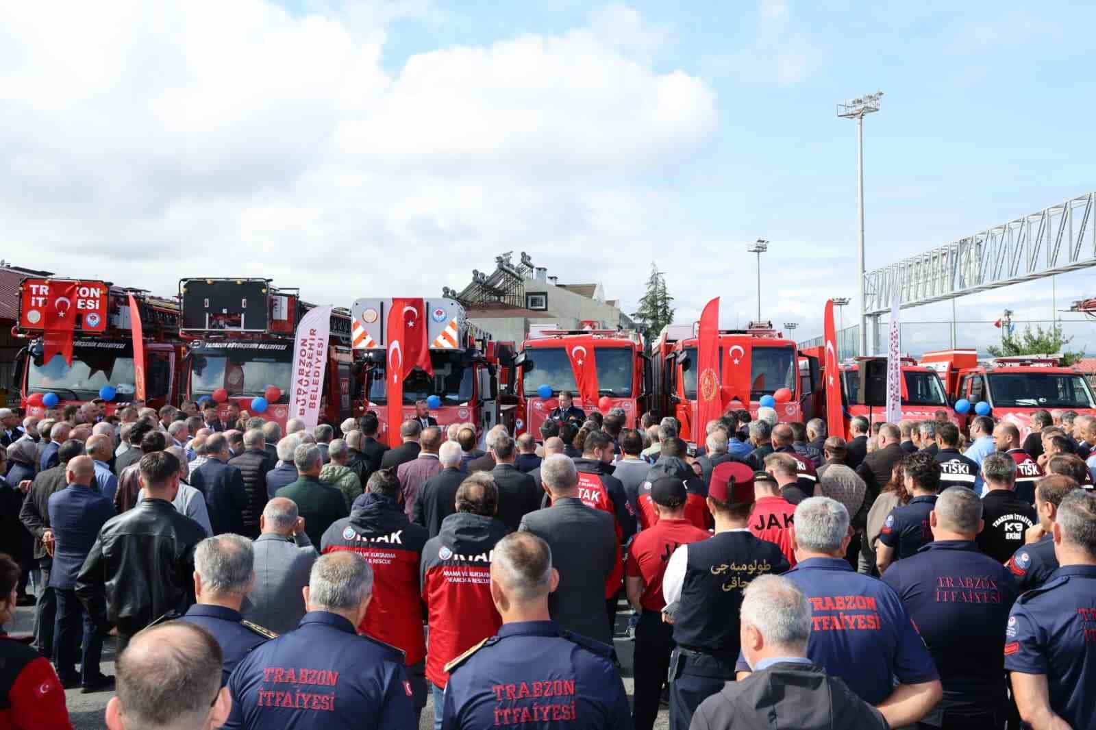 Trabzon Büyükşehir Belediyesi İtfaiye Dairesi Başkanlığı filosuna kazandırılan 9 yeni itfaiye aracı