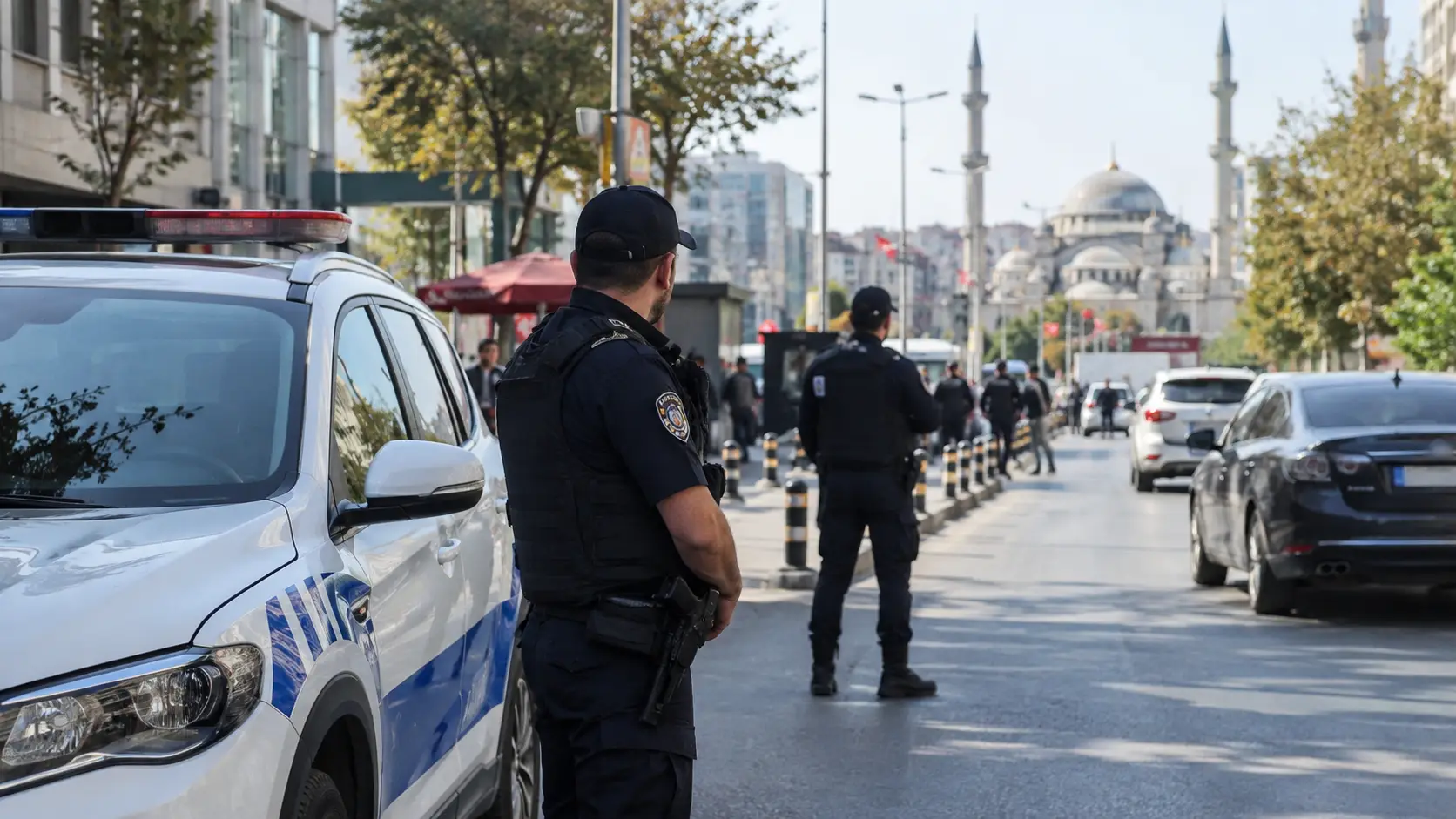 Jandarma ekiplerinin Bayburt Aşağıçimağıl köyünde izinsiz kazı yapan şüphelileri yakaladığı an