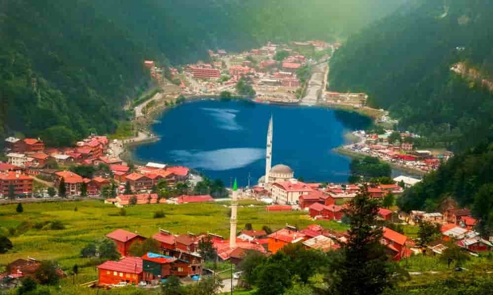 Karadeniz’in Parlayan Yıldızı Trabzon: 6 Ayda 220 Bini Aşkın Yabancı Ziyaretçi Ağırladı Karadeniz’in Parlayan Yıldızı Trabzon: 6 Ayda 220 Bini Aşkın Yabancı Ziyaretçi Ağırladı