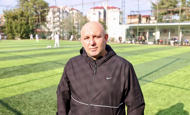 Azerbaycan'ın başkenti Bakü’de yaşayan antrenör Elshen Agaverdiyev