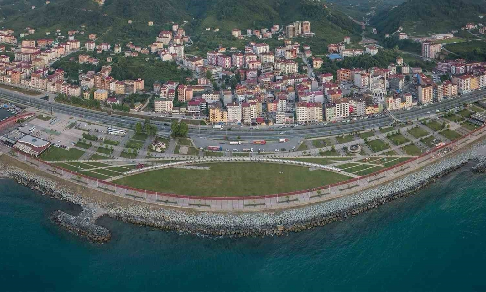 Arsin Sahil Parkı yenileniyor: 62 milyon TL’lik proje Arsin Sahil Parkı yenileniyor: 62 milyon TL’lik proje